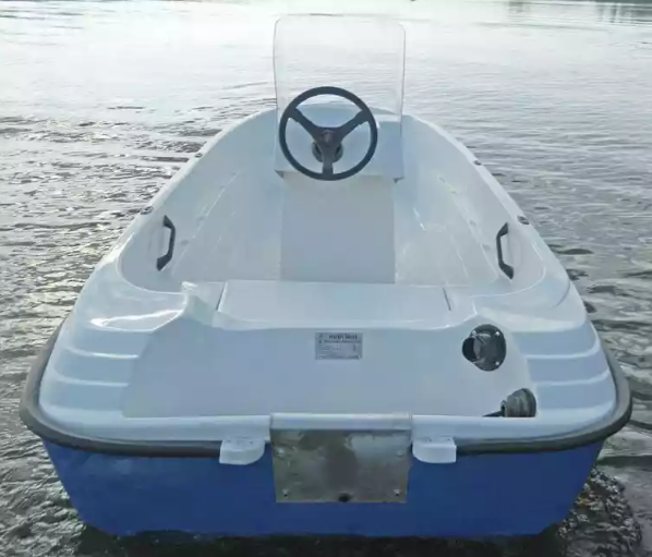 Стеклопластиковая лодка Пингвин с консолью (тримаран) в Йошкар-Оле