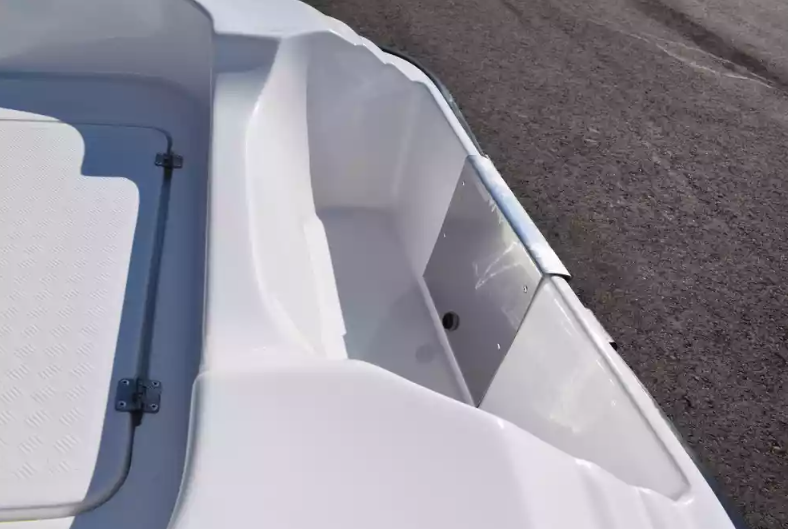 Стеклопластиковая лодка Пингвин (тримаран) в Йошкар-Оле