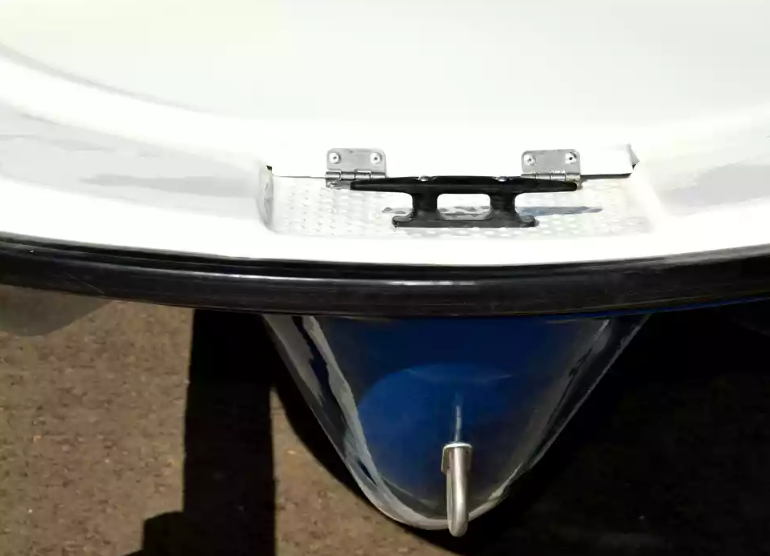 Стеклопластиковая лодка Пингвин с консолью (тримаран) в Йошкар-Оле