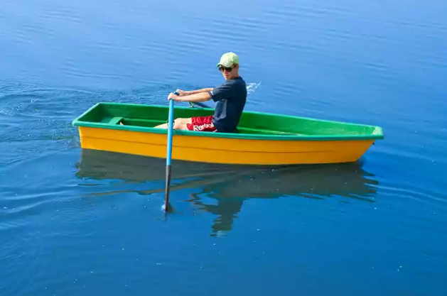 Стеклопластиковая лодка Малютка в Йошкар-Оле