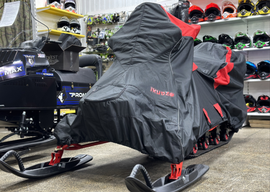 Чехол транспорт. снегохода IKUDZO HUNTER черно-красный Оксфорд ПРЕМИУМ качества с лого IKUDZO в Йошкар-Оле