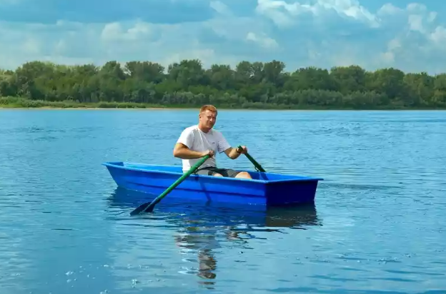 Стеклопластиковая лодка Малютка в Йошкар-Оле